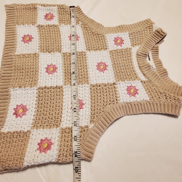 Checkered & Floral Knit Crop Tank Top - Picture 2 of 6